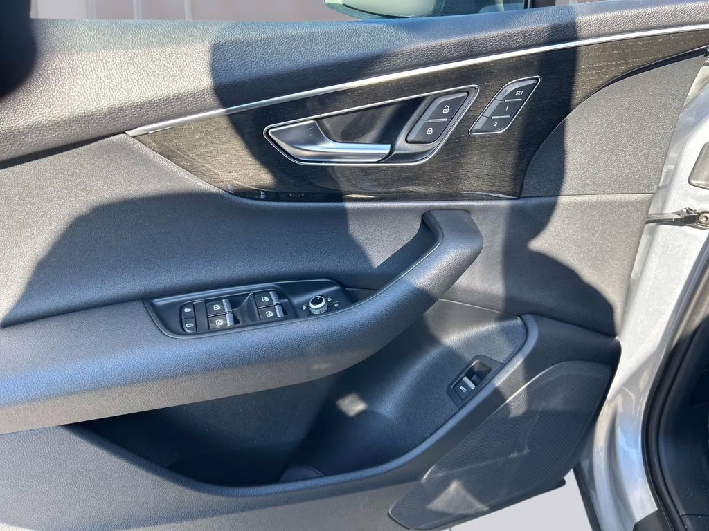 2022 Florett Silver Metallic Audi Q7 55 Premium AWD SUV