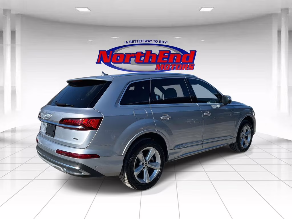 2022 Florett Silver Metallic Audi Q7 55 Premium AWD SUV