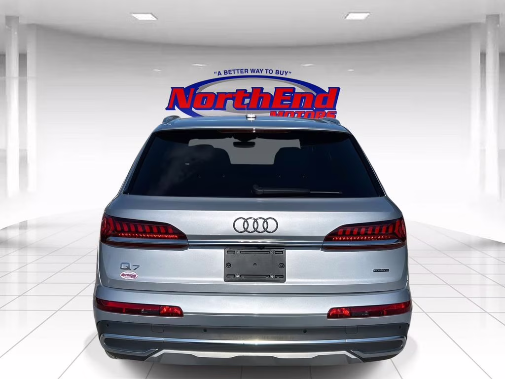 2022 Florett Silver Metallic Audi Q7 55 Premium AWD SUV