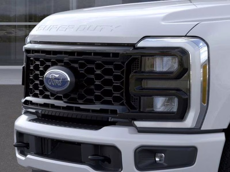 2026 Oxford White Ford Super Duty F-250 SRW XL 4X4 Truck