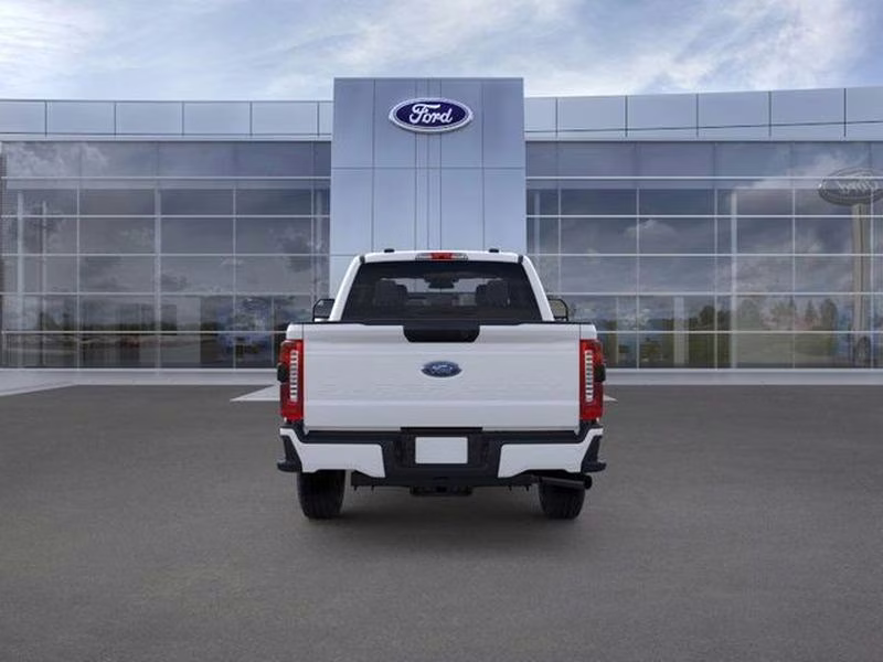 2026 Oxford White Ford Super Duty F-250 SRW XL 4X4 Truck