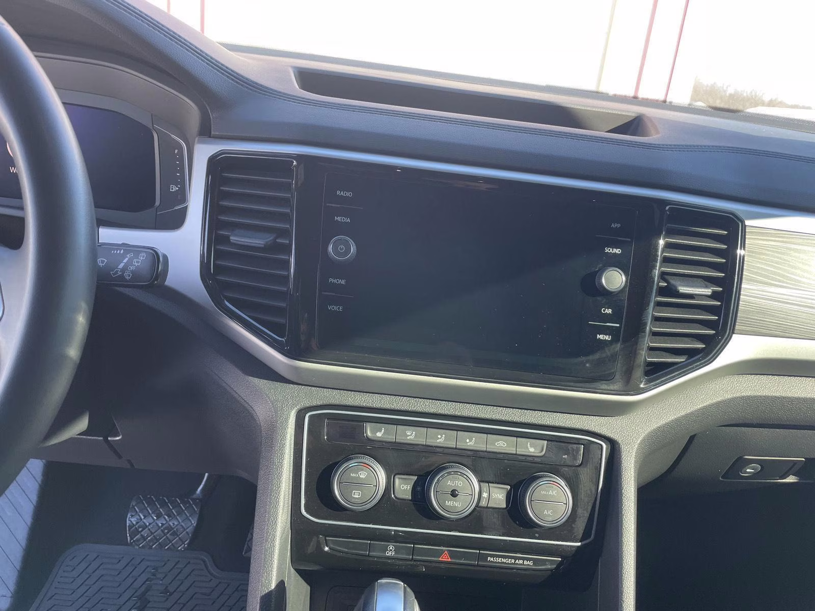 2023 Pyrite Silver Metallic Volkswagen Atlas Cross Sport 3.6L V6 SE w/Technology AWD 4MOTION