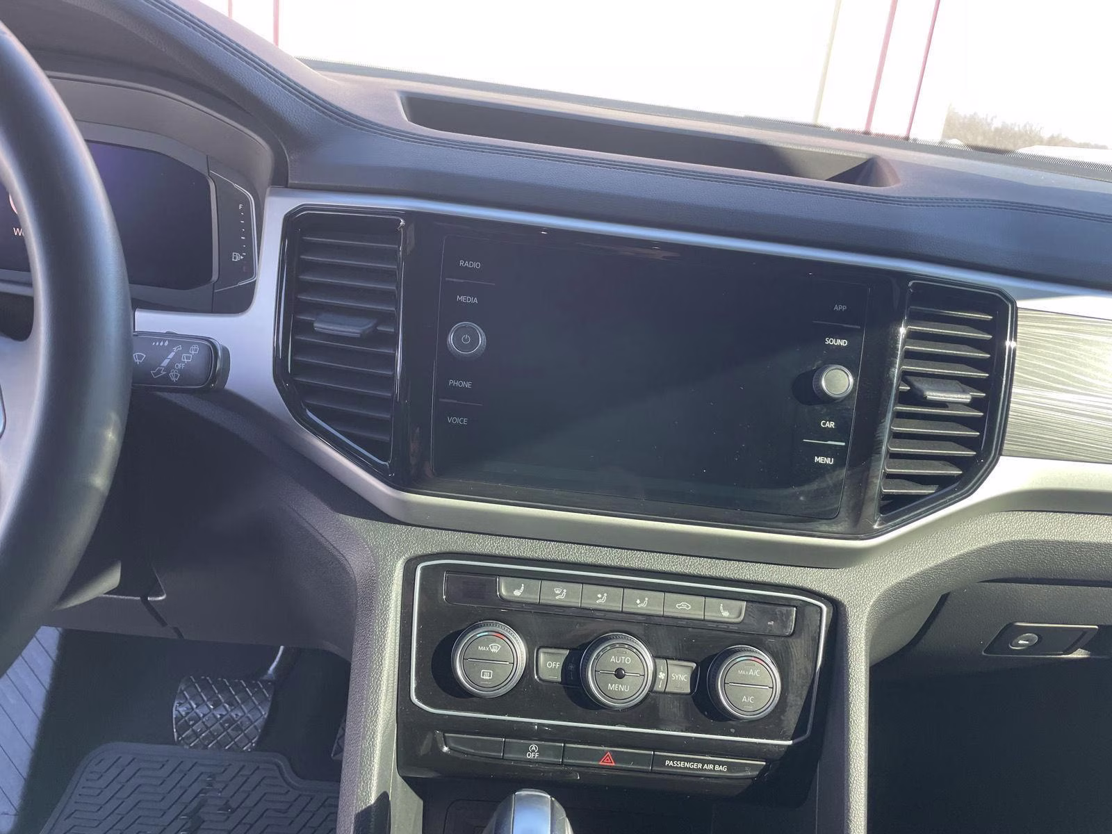 2023 Pyrite Silver Metallic Volkswagen Atlas Cross Sport 3.6L V6 SE w/Technology AWD 4MOTION