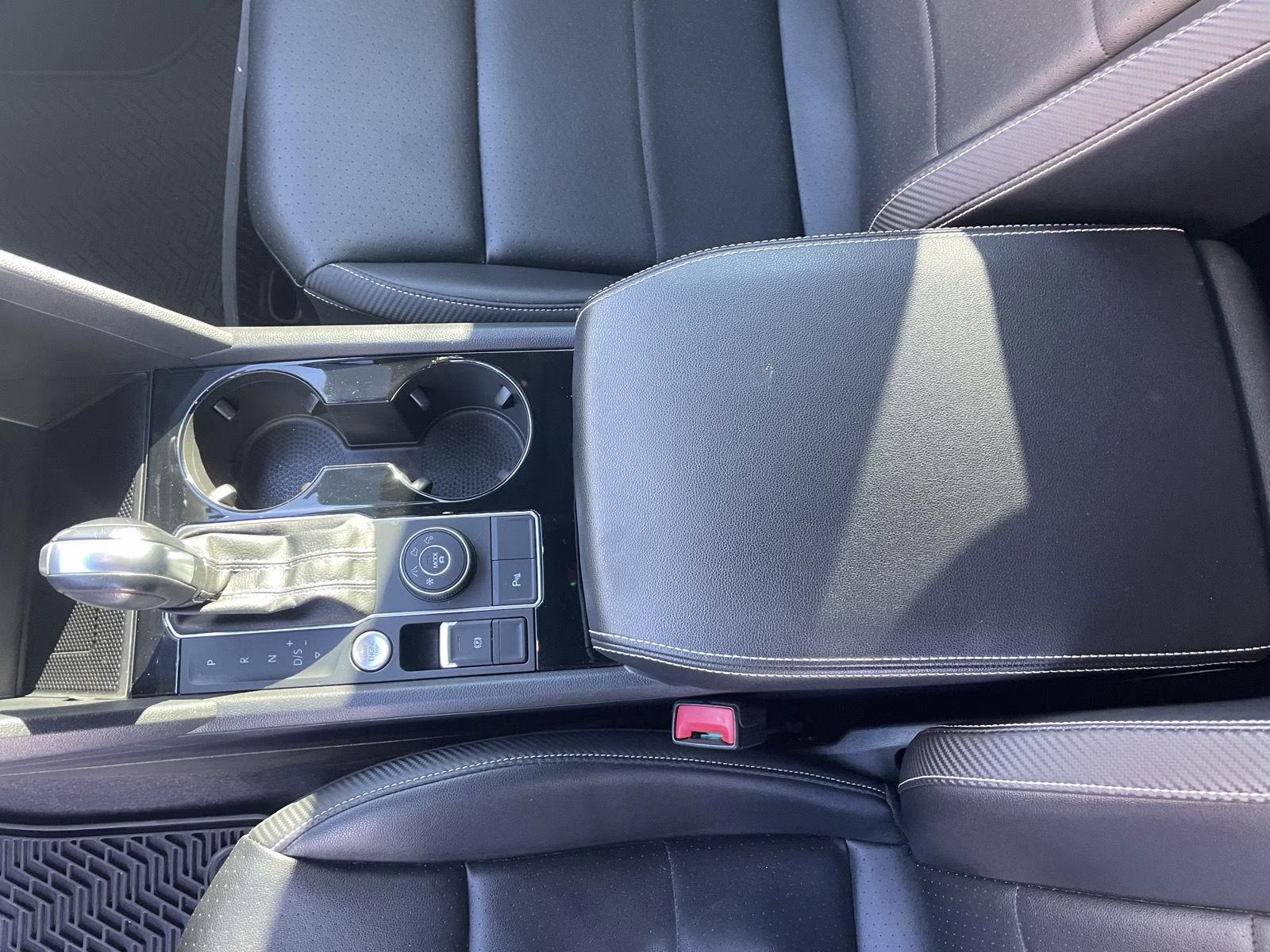 2023 Pyrite Silver Metallic Volkswagen Atlas Cross Sport 3.6L V6 SE w/Technology AWD 4MOTION