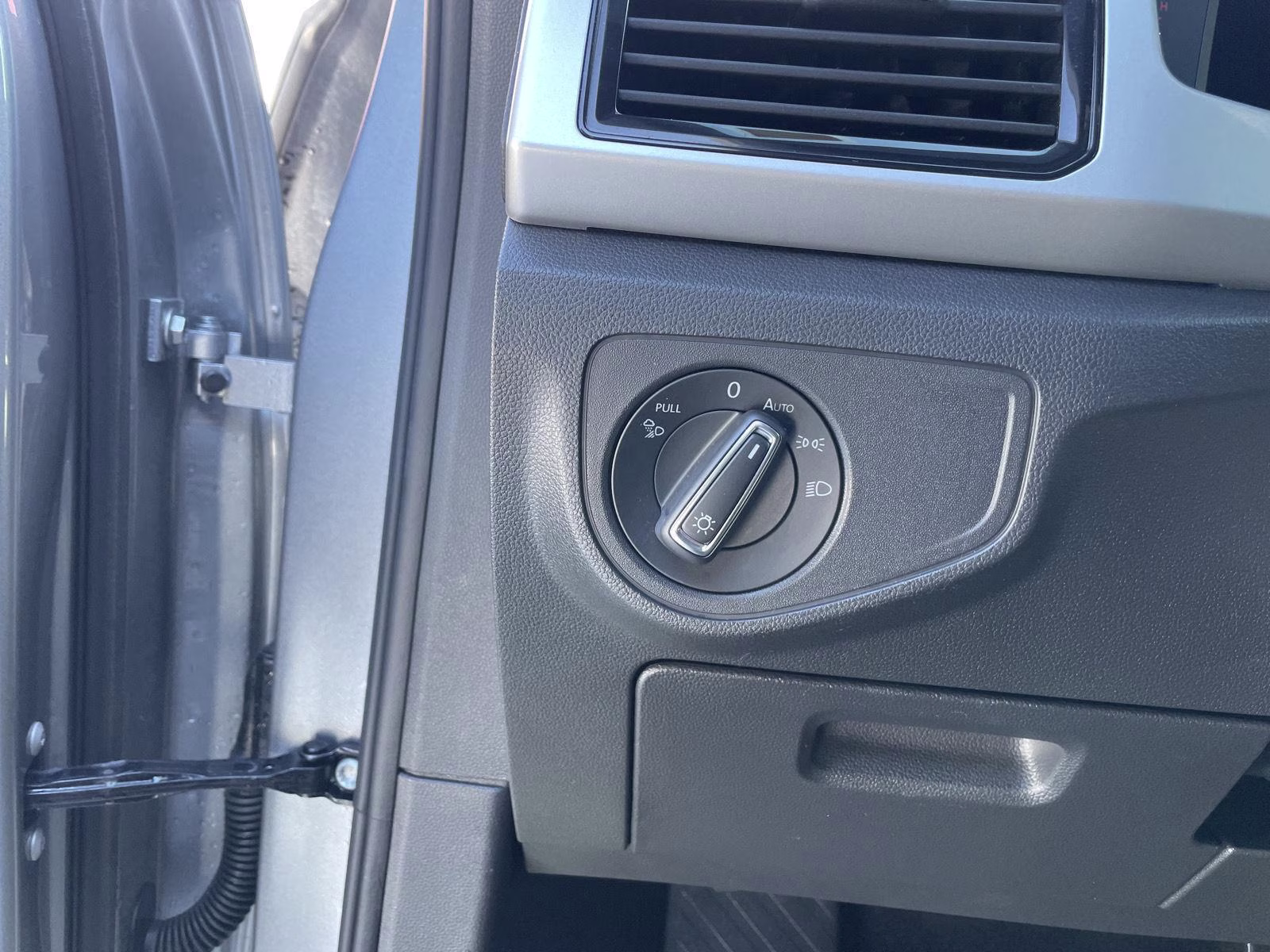 2023 Pyrite Silver Metallic Volkswagen Atlas Cross Sport 3.6L V6 SE w/Technology AWD 4MOTION