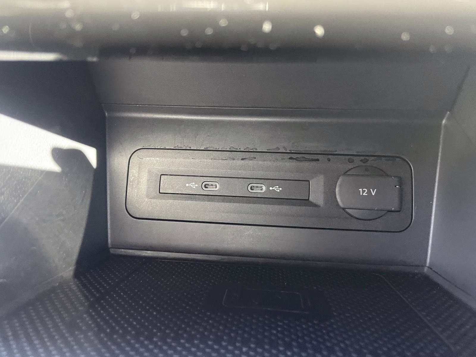 2023 Pyrite Silver Metallic Volkswagen Atlas Cross Sport 3.6L V6 SE w/Technology AWD 4MOTION