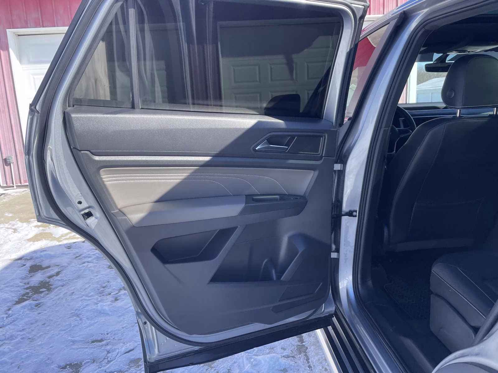 2023 Pyrite Silver Metallic Volkswagen Atlas Cross Sport 3.6L V6 SE w/Technology AWD 4MOTION