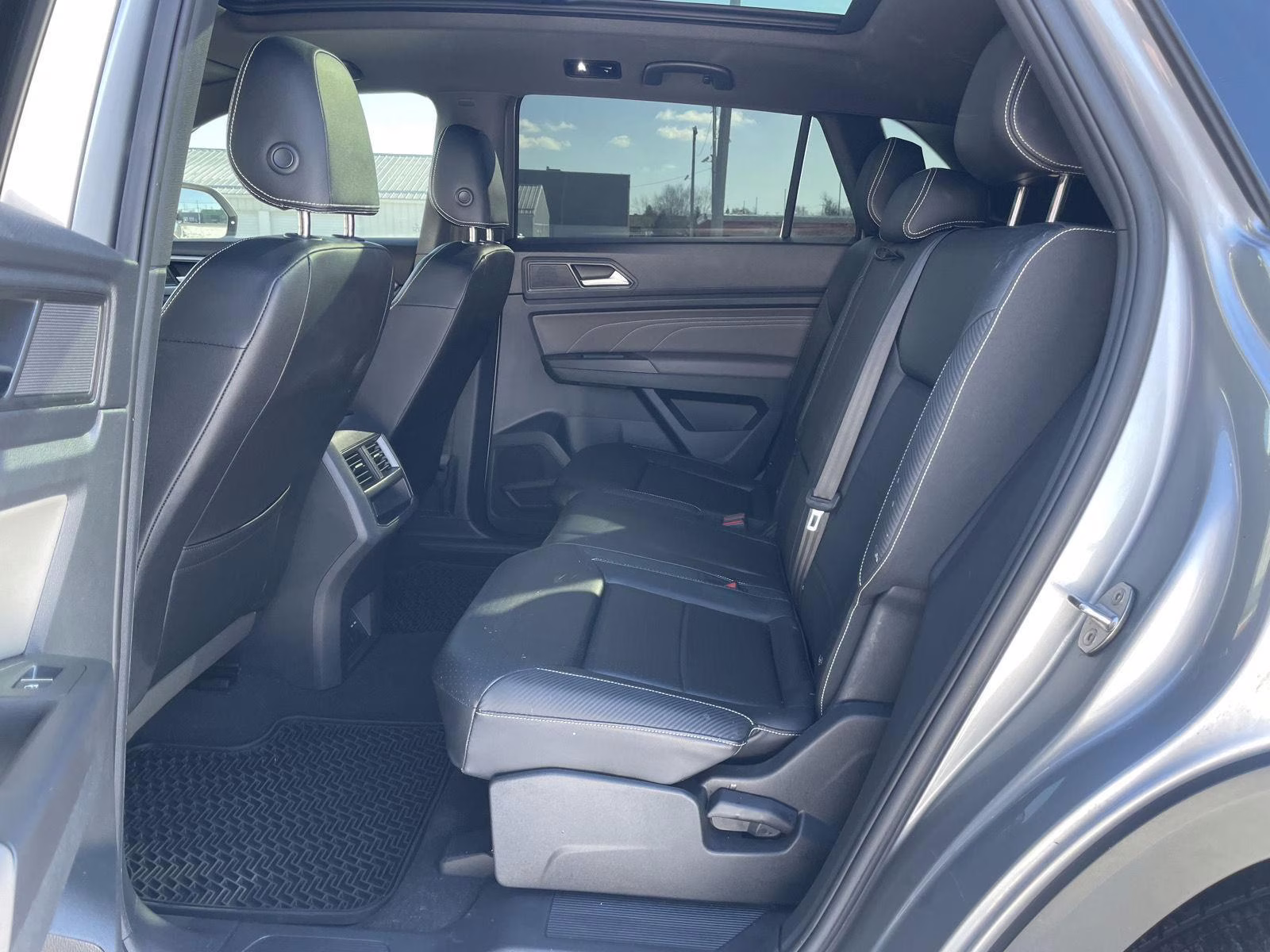 2023 Pyrite Silver Metallic Volkswagen Atlas Cross Sport 3.6L V6 SE w/Technology AWD 4MOTION