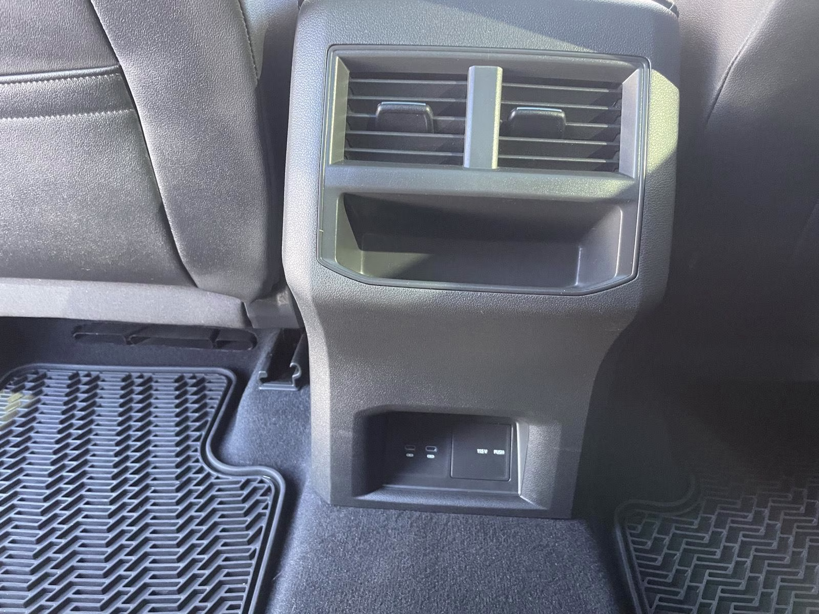 2023 Pyrite Silver Metallic Volkswagen Atlas Cross Sport 3.6L V6 SE w/Technology AWD 4MOTION