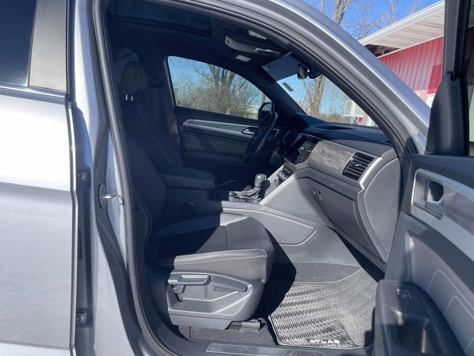 2023 Pyrite Silver Metallic Volkswagen Atlas Cross Sport 3.6L V6 SE w/Technology AWD 4MOTION