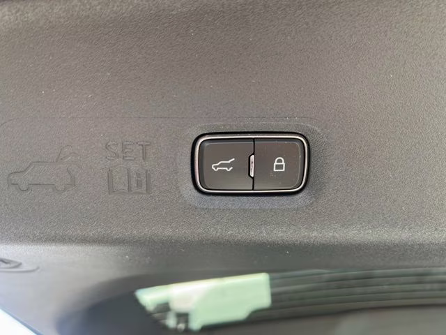 2026 White Ford Expedition Platinum 4X4 SUV