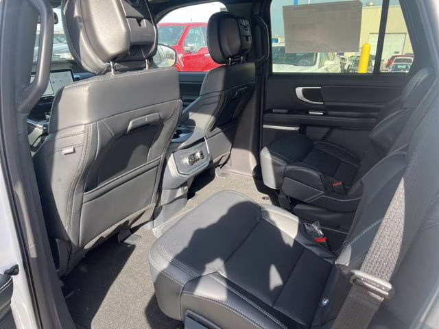 2026 White Ford Expedition Platinum 4X4 SUV