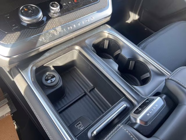 2026 White Ford Expedition Platinum 4X4 SUV