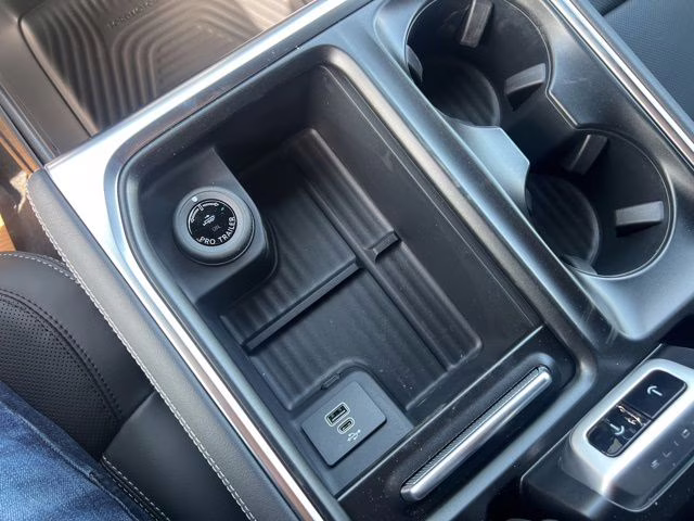 2026 White Ford Expedition Platinum 4X4 SUV