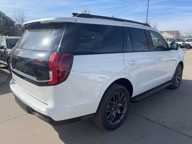 2026 White Ford Expedition Platinum 4X4 SUV