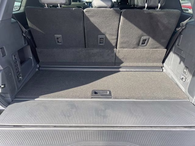 2026 White Ford Expedition Platinum 4X4 SUV