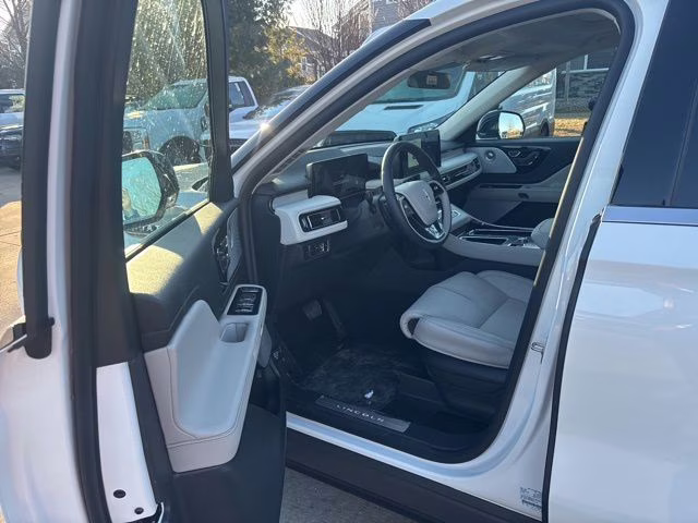 2026 Pristine White Metallic Tri-Coat Lincoln Aviator Reserve AWD SUV