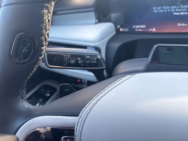 2026 Pristine White Metallic Tri-Coat Lincoln Aviator Reserve AWD SUV