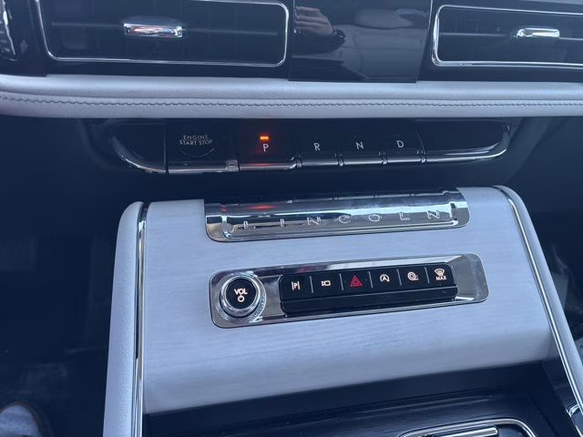 2026 Pristine White Metallic Tri-Coat Lincoln Aviator Reserve AWD SUV