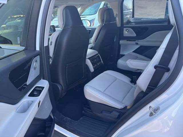 2026 Pristine White Metallic Tri-Coat Lincoln Aviator Reserve AWD SUV