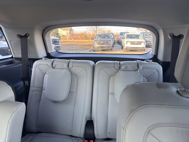 2026 Pristine White Metallic Tri-Coat Lincoln Aviator Reserve AWD SUV