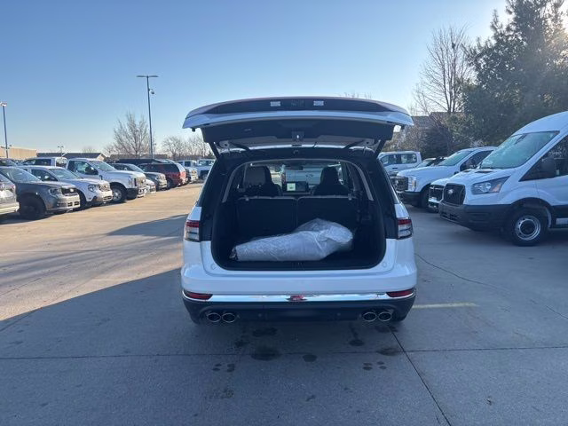 2026 Pristine White Metallic Tri-Coat Lincoln Aviator Reserve AWD SUV