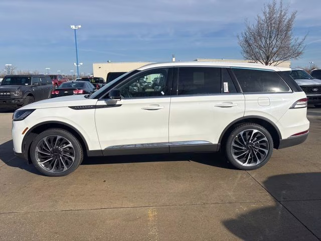2026 Pristine White Metallic Tri-Coat Lincoln Aviator Reserve AWD SUV