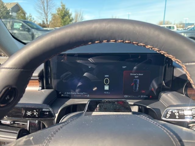 2026 Pristine White Metallic Tri-Coat Lincoln Aviator Reserve AWD SUV