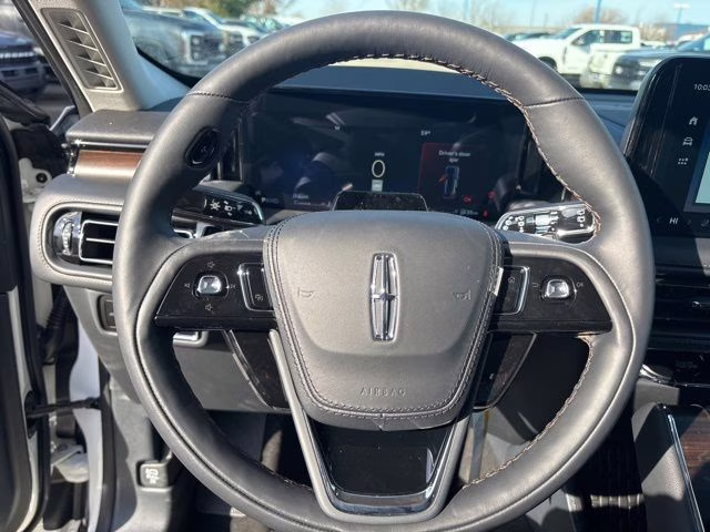 2026 Pristine White Metallic Tri-Coat Lincoln Aviator Reserve AWD SUV