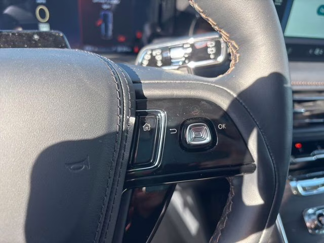 2026 Pristine White Metallic Tri-Coat Lincoln Aviator Reserve AWD SUV