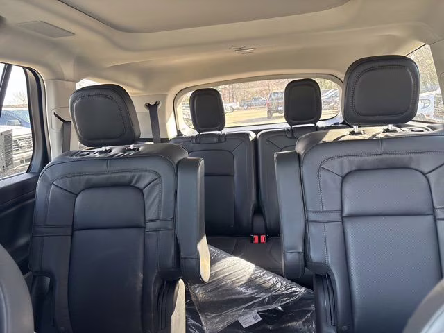 2026 Pristine White Metallic Tri-Coat Lincoln Aviator Reserve AWD SUV