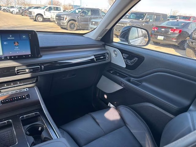 2026 Pristine White Metallic Tri-Coat Lincoln Aviator Reserve AWD SUV