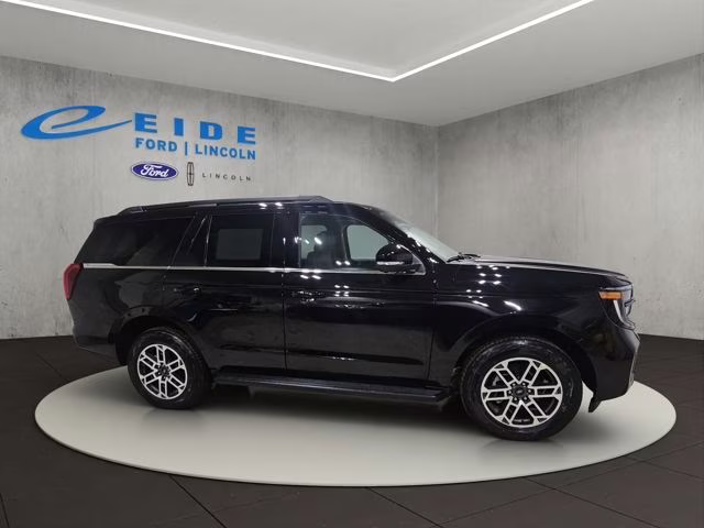 2026 Agate Black Metallic Ford Expedition Active 4X4 SUV