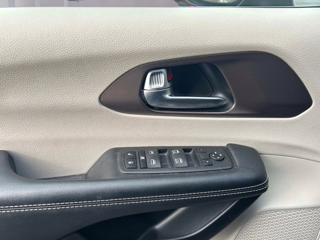 2023 Granite Crystal Metallic Clearcoat Chrysler Voyager LX FWD Van