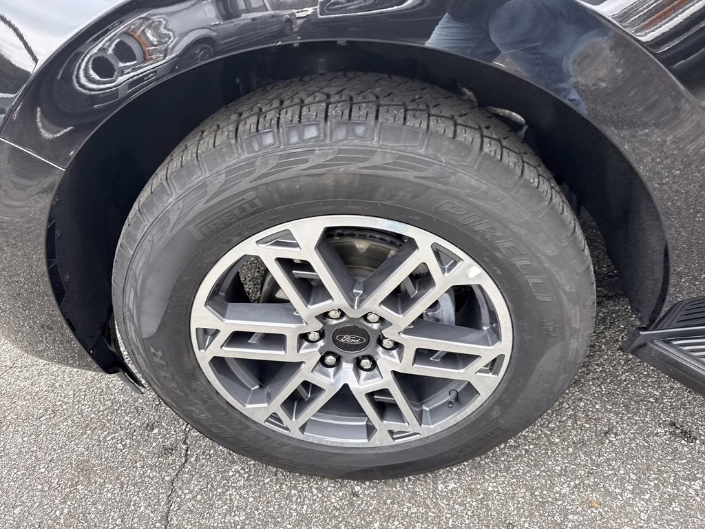 2025 Agate Black Metallic Ford Expedition Max Active 4X4 SUV