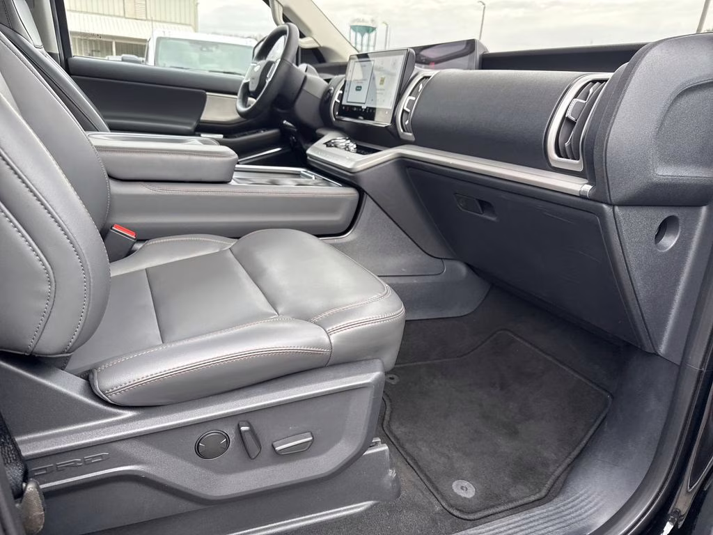 2025 Agate Black Metallic Ford Expedition Max Active 4X4 SUV