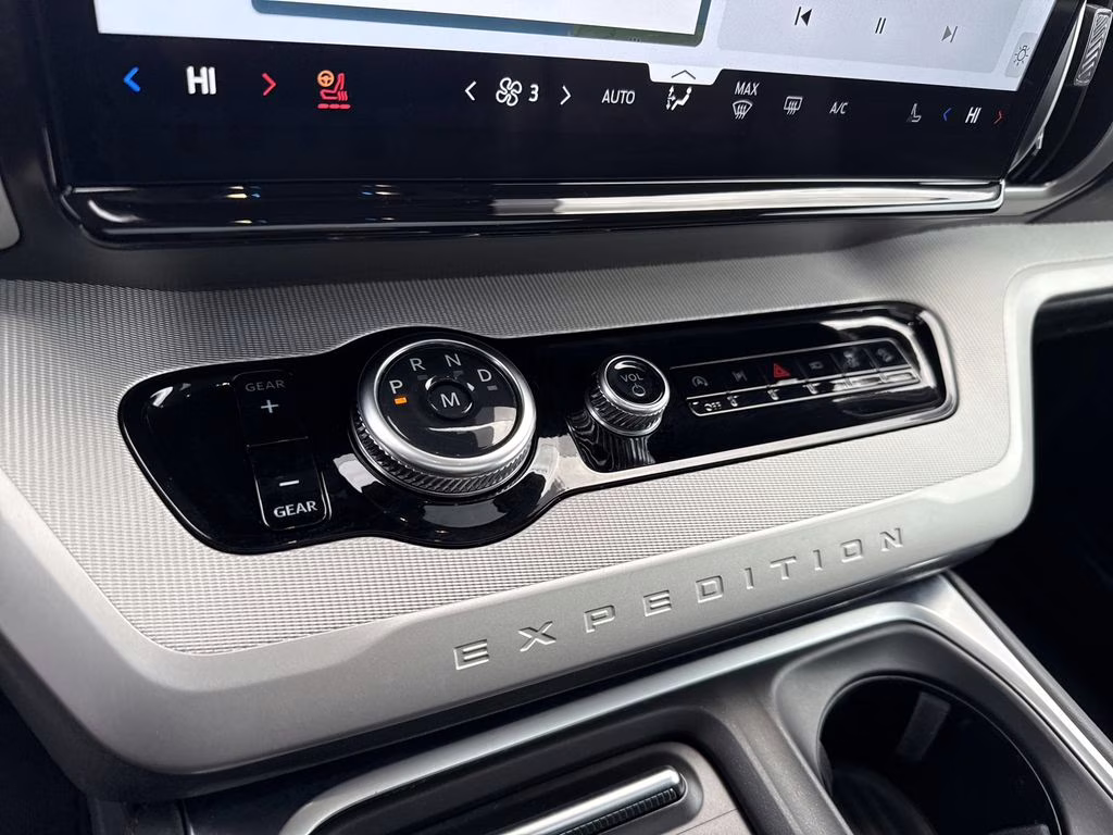 2025 Agate Black Metallic Ford Expedition Max Active 4X4 SUV