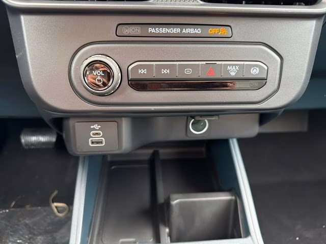 2026 Space White Metallic Ford Maverick XL FWD Truck