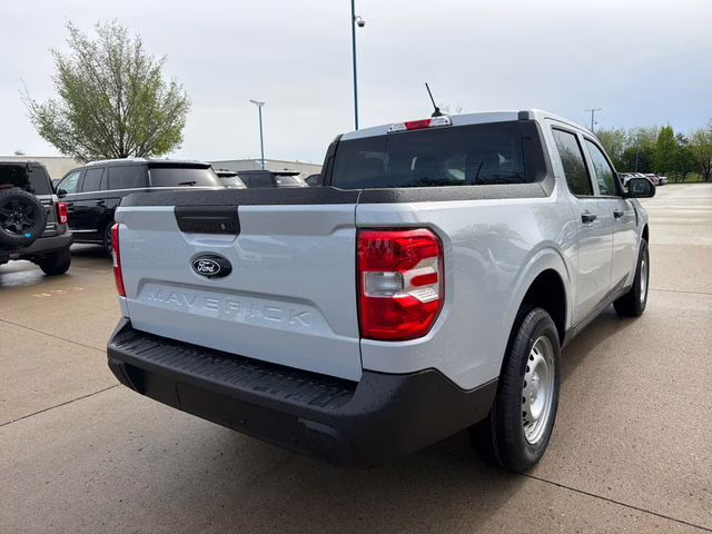 2026 Space White Metallic Ford Maverick XL FWD Truck