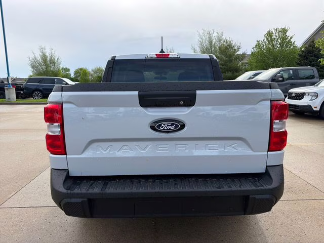 2026 Space White Metallic Ford Maverick XL FWD Truck