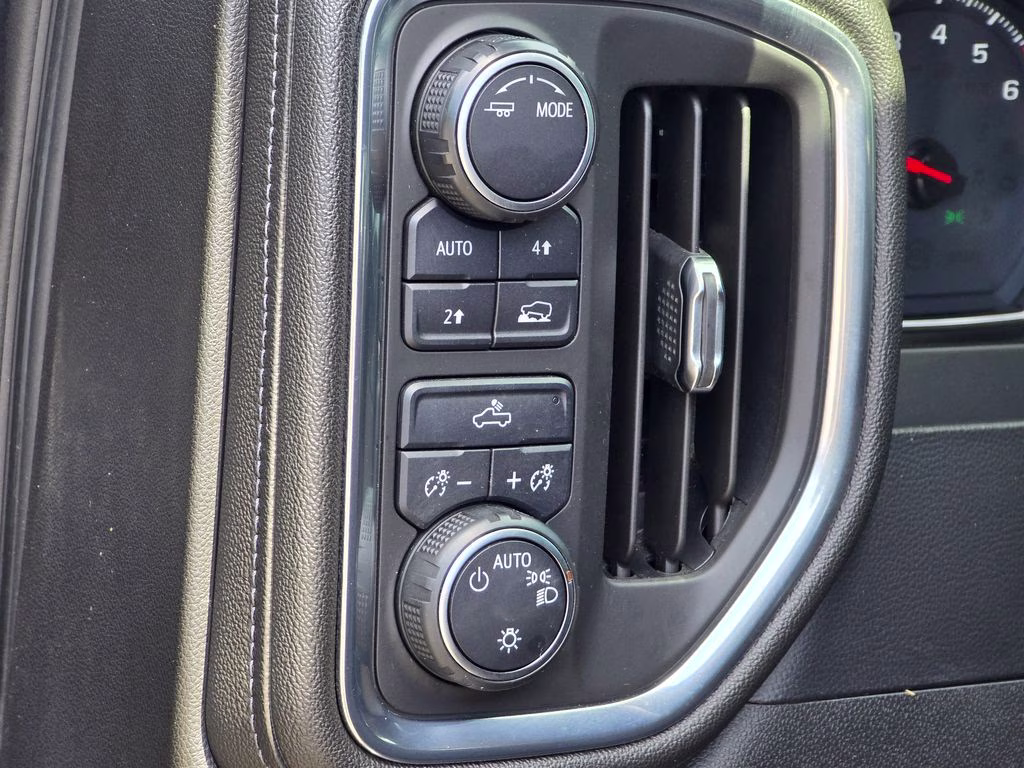 2020 Northsky Blue Metallic Chevrolet Silverado 1500 LT 4X4 Truck