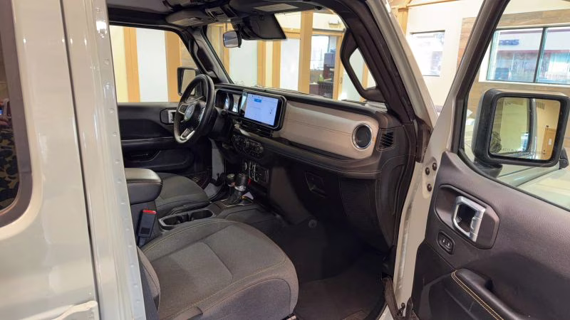 2024 Jeep Wrangler 4 Door Sahara Sport Utility 4D 4X4