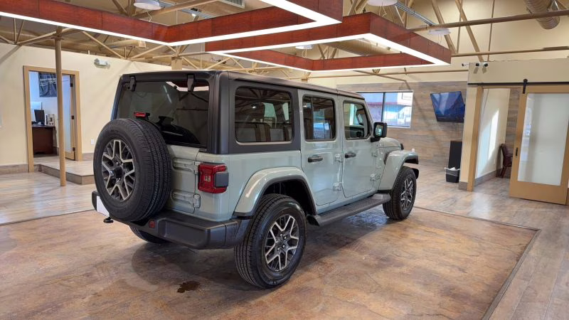 2024 Jeep Wrangler 4 Door Sahara Sport Utility 4D 4X4