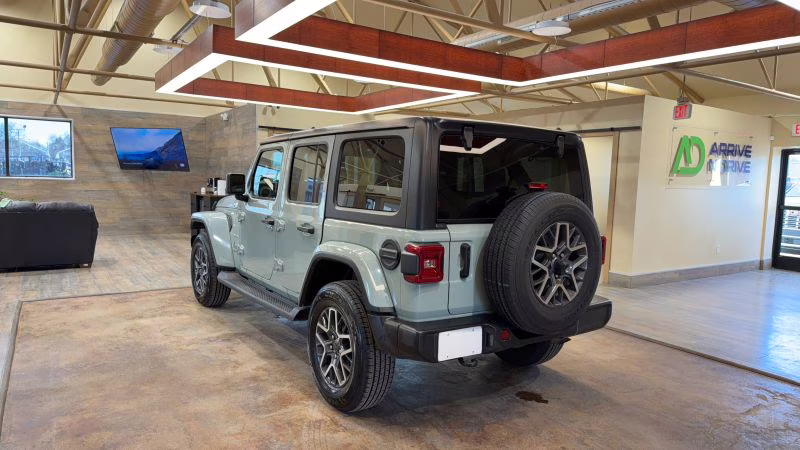 2024 Jeep Wrangler 4 Door Sahara Sport Utility 4D 4X4