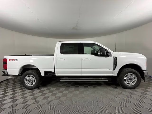 2026 Oxford White Ford Super Duty F-250 SRW XLT 4X4 Truck