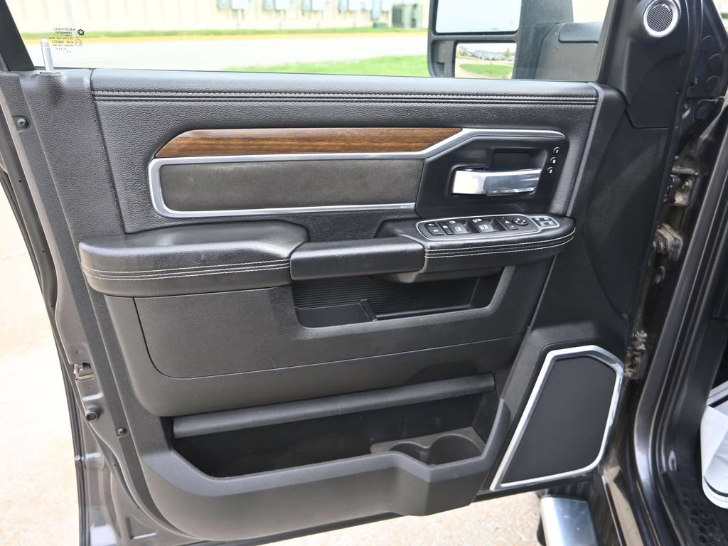 2024 Granite Crystal Metallic Clearcoat Ram 3500 Laramie 4X4 Truck