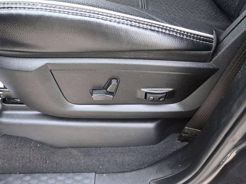 2024 Granite Crystal Metallic Clearcoat Ram 3500 Laramie 4X4 Truck