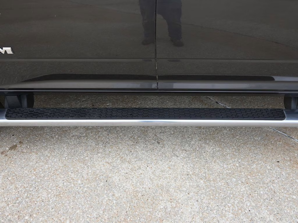 2024 Granite Crystal Metallic Clearcoat Ram 3500 Laramie 4X4 Truck