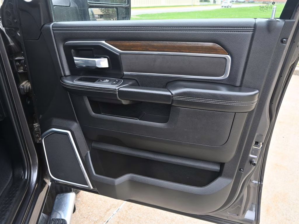 2024 Granite Crystal Metallic Clearcoat Ram 3500 Laramie 4X4 Truck