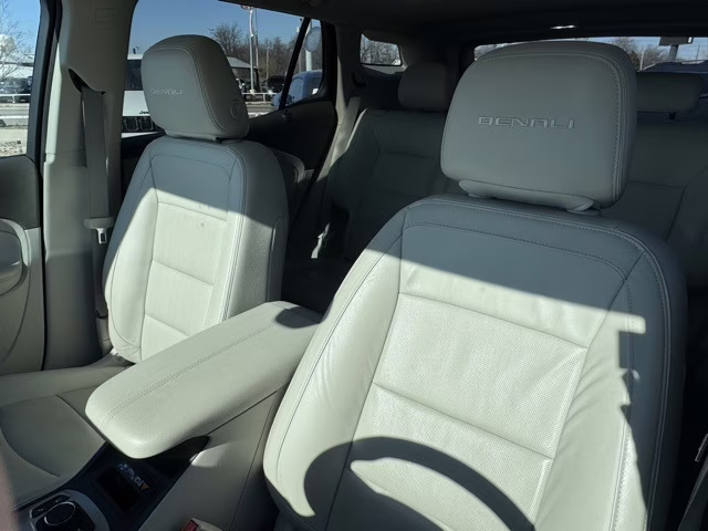 2020 White Frost Tricoat GMC Terrain Denali FWD SUV